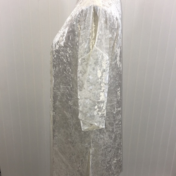 White Velvet Kimono - Picture 7 of 8